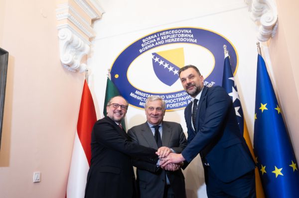 Am 4. März 2024 traf Außenminister Alexander Schallenberg gemeinsam mit seinem italienischen Amtskollegen Antonio Tajani den Außenminister von Bosnien und Herzegowina Elmedin Konakovic in Sarajevo.