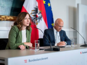 FBM Plakolm und Prof. Dr. Mazal bei Veranstaltung