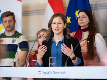 Pressekonferenz zum Buddy-Programm für ukrainische junge Vertriebene