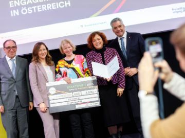 Am 4. Dezember 2023 nahm Bundeskanzler Karl Nehammer gemeinsam mit Bundesminister Johannes Rauch und Staatssekretärin Claudia Plakolm am 1. Staatspreis für freiwilliges und ehrenamtliches Engagement teil.